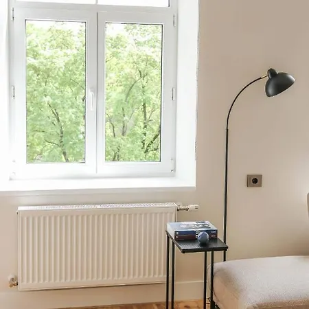 Modern In City Center! Apartment *